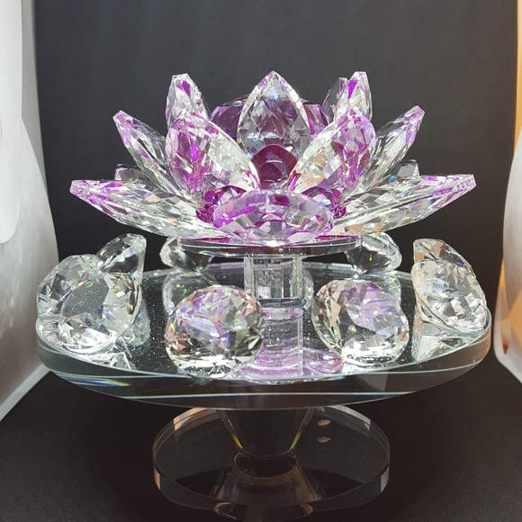 🆕️Spinning Lead Crystal Mirrored Water Lily - Picture 4 of 4
